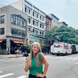 Meet your Posher, Olivia